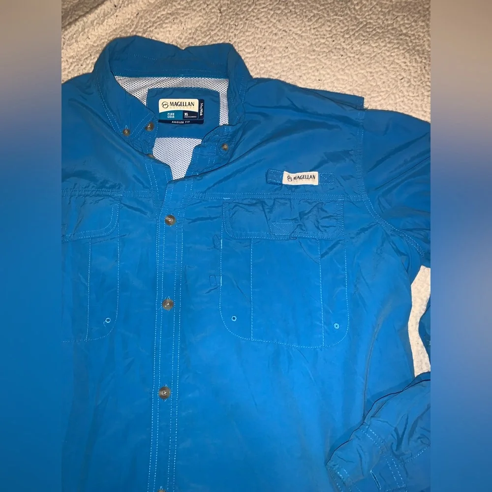 Men’s Blue Magellan Outdoors Angler Fit  Button Down Long Sleeve Shirt -XL Used